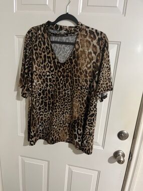 Avenue Leopard Print V-Neck Short Sleeve Top - Brown/Tan/Black